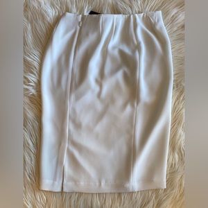 Lafayette 148 NY woman’s pencil skirt